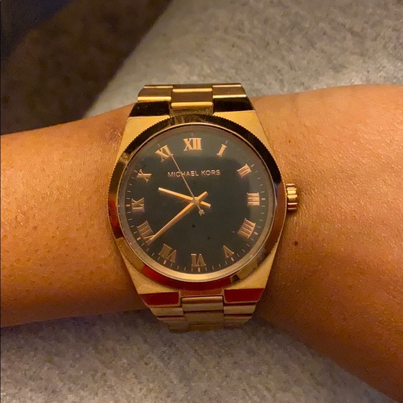 Michael kors rose gold watch